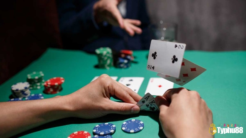 Những ảnh hưởng của bài rác trong các chiến lược chơi Poker