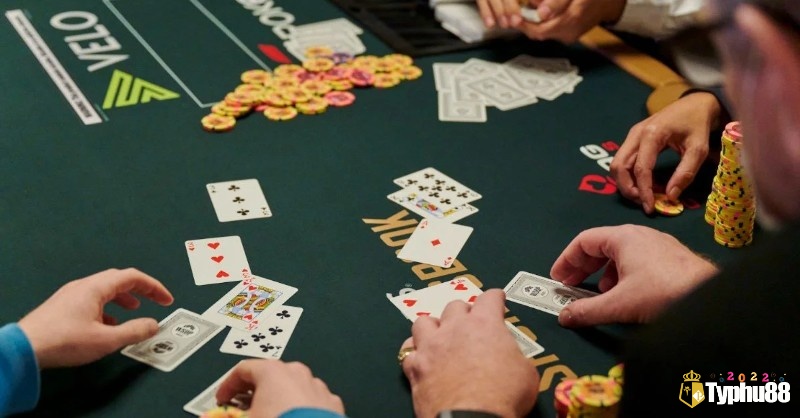 Cách xử lý khi khi bài rác trong poker là gì?