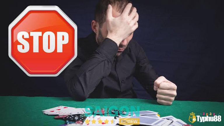 Áp dụng quy tắc “24 giờ tạm dừng” là chiến lược kiểm soát cảm xúc hiệu quả để tránh hành vi truy đuổi thua lỗ.
