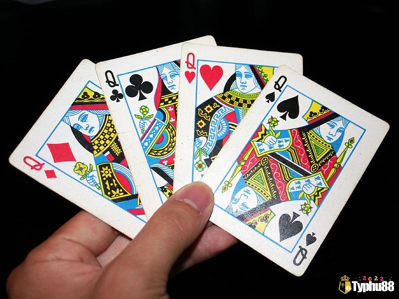 Tứ quý là bộ bài khá hiếm trong game bài này nên anh em cần vận dụng tốt nhé