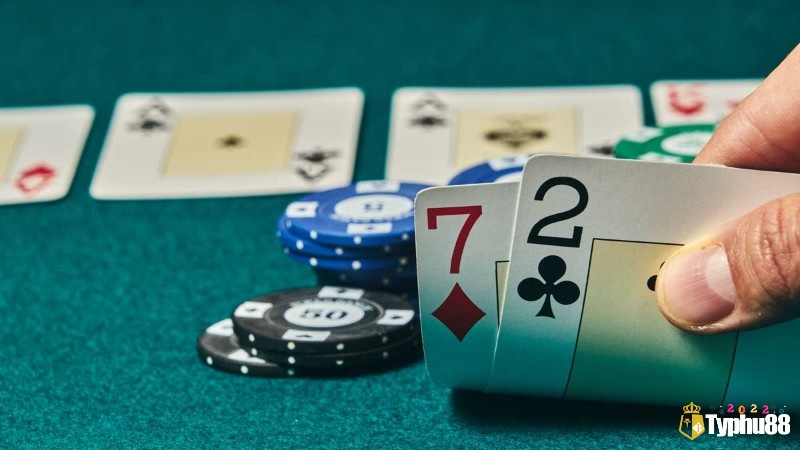 Một chiến thuật poker texas hold’em nâng cao là khả năng phân tích board (các lá bài chung) và đánh giá range (phạm vi bài)