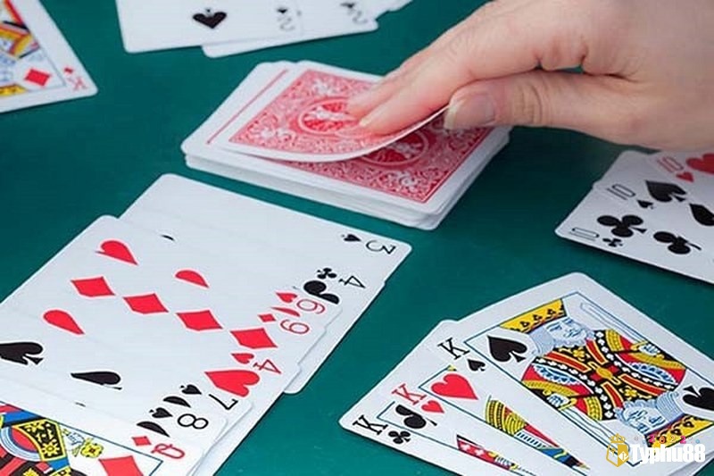 Trong chơi bài baccarat nhiều người thường áp dụng những chiến thuật không hiệu quả hoặc thậm chí có hại