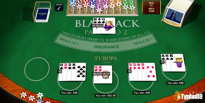 Người chơi áp dụng Basic Strategy trong game Blackjack offline để giảm house edge và tối ưu hóa chiến thuật