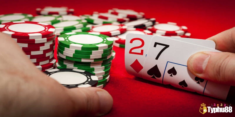 Tính toán pot odds và equity chính xác giúp bạn ra quyết định tối ưu về mặt toán học trong cách cách chơi poker 2 lá.