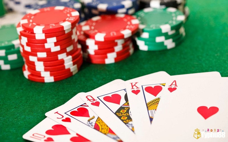 Hiểu luật và xác suất giúp nâng cao kỹ năng Poker hiệu quả