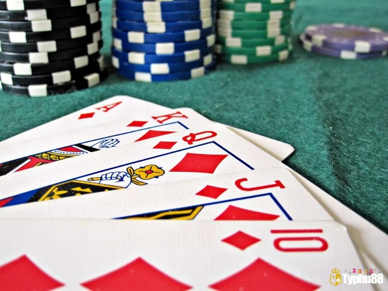 Sử dụng bluff khôn ngoan là một kinh nghiệm chơi Poker hiệu quả