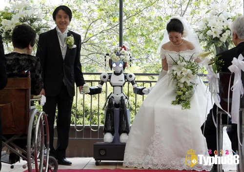 Giấc mơ thấy làm chủ hôn phản ánh cho vị thế và trách nhiệm xã hội của bạn