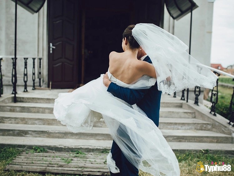 Giấc mơ thấy đám cưới với người yêu là điềm báo may mắn và tài lộc với bạn